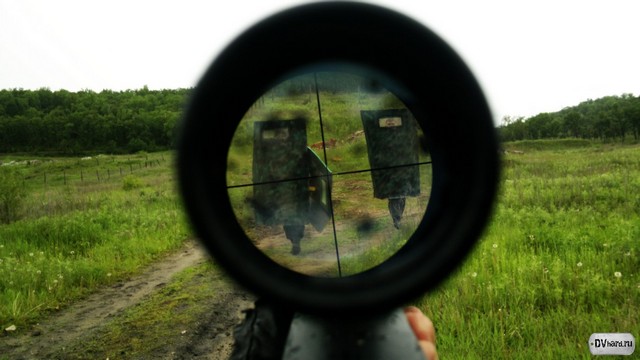 взгляд через оптический прицел